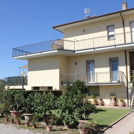 Agriturismo Casale Del Contadino Больсена Экстерьер фото