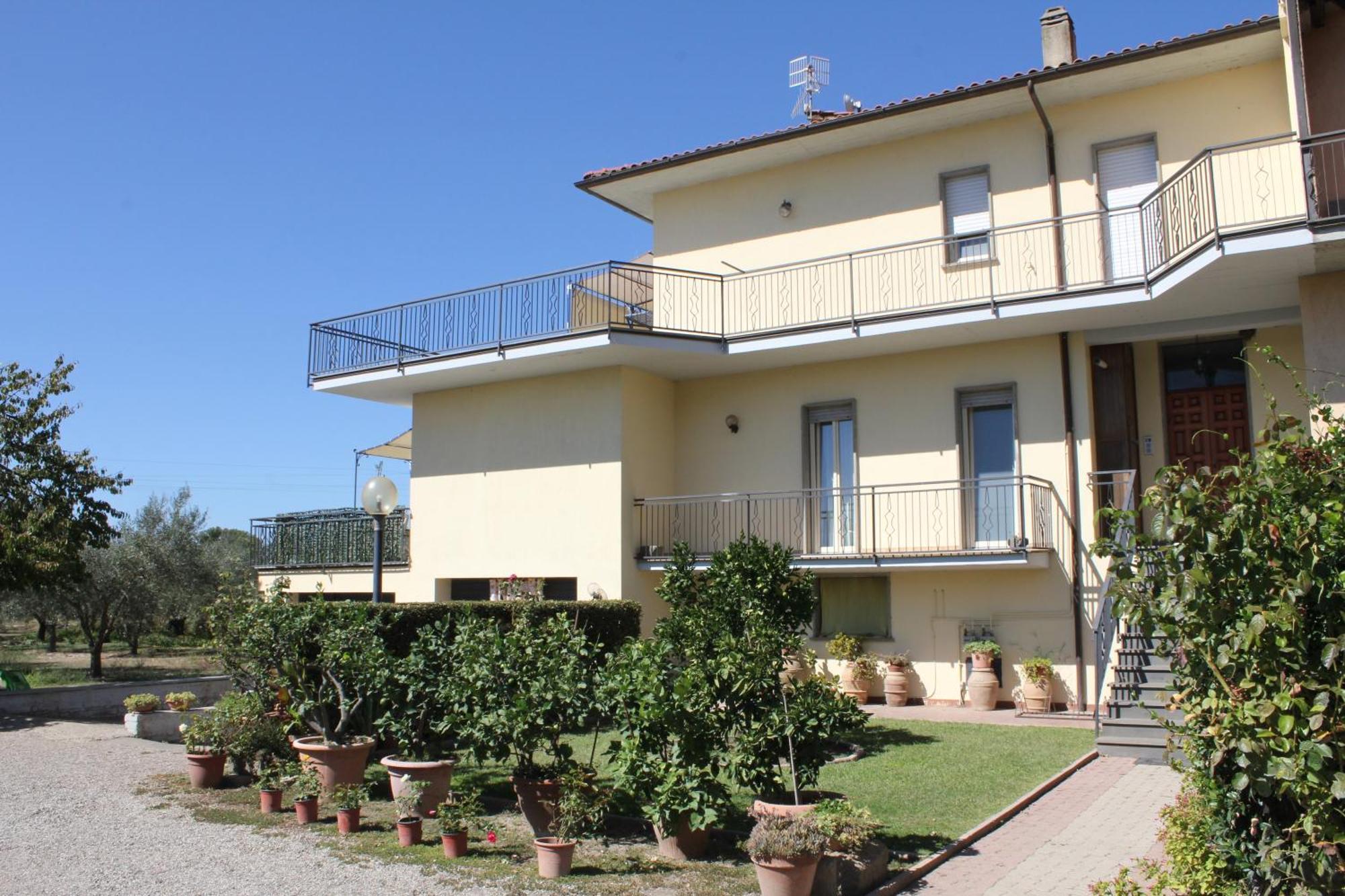 Agriturismo Casale Del Contadino Больсена Экстерьер фото
