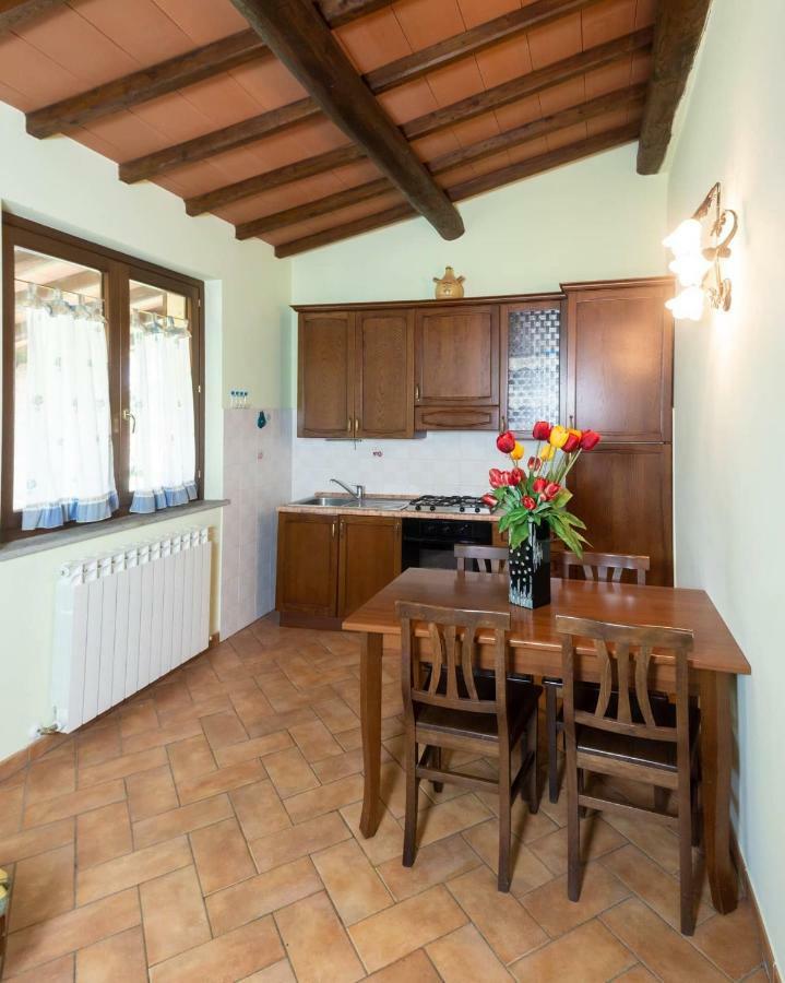 Agriturismo Casale Del Contadino Больсена Экстерьер фото