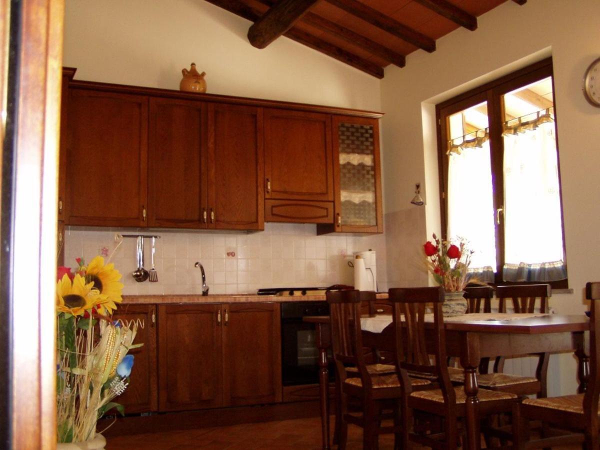 Agriturismo Casale Del Contadino Больсена Экстерьер фото
