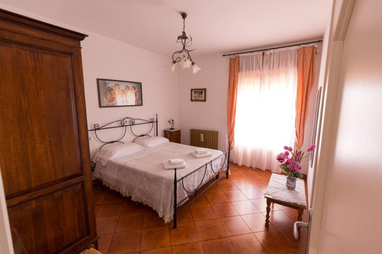 Agriturismo Casale Del Contadino Больсена Экстерьер фото