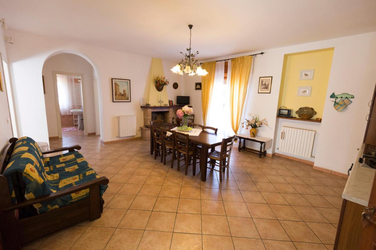 Agriturismo Casale Del Contadino Больсена Экстерьер фото