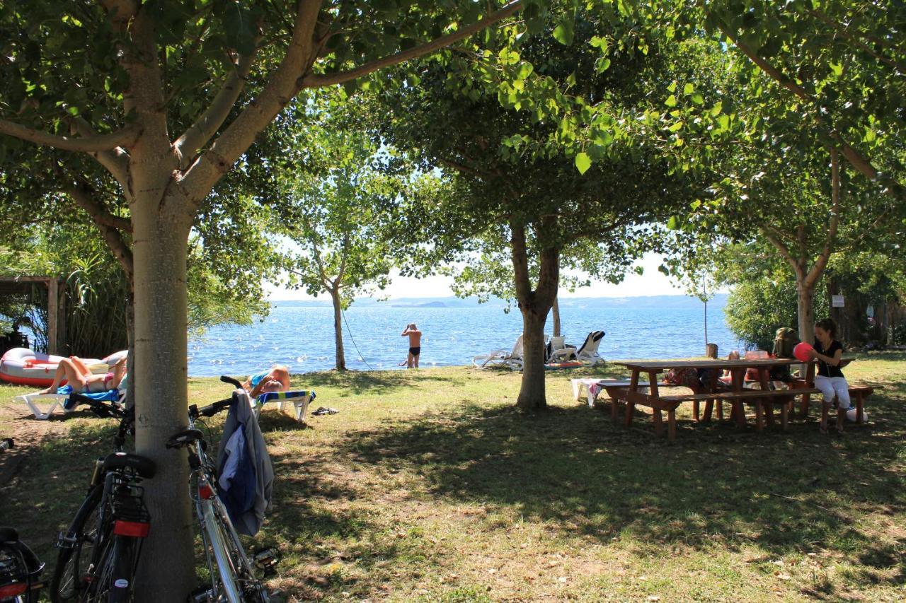 Agriturismo Casale Del Contadino Больсена Экстерьер фото